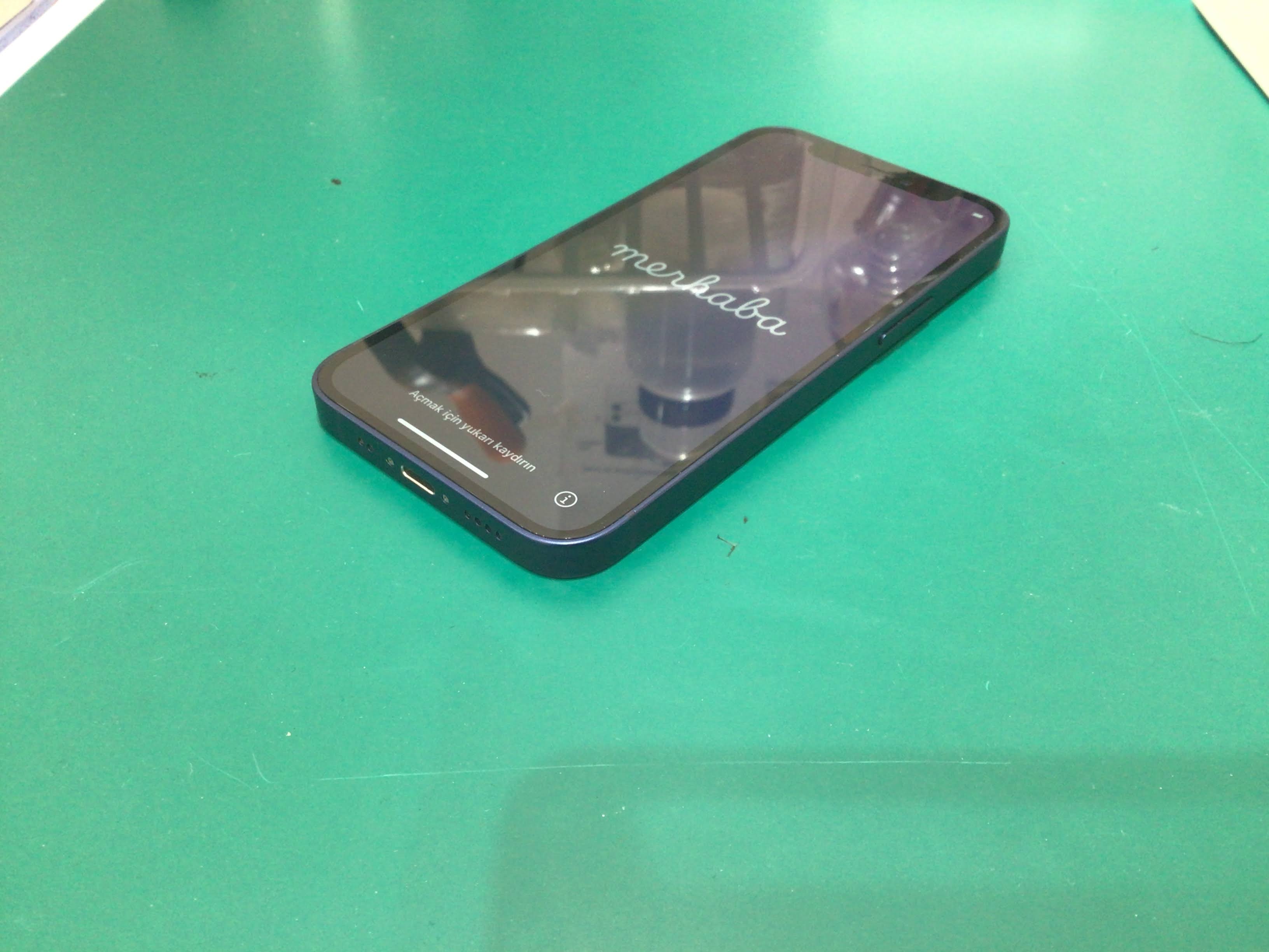 iPhone12の画面トラブルはお任せください！